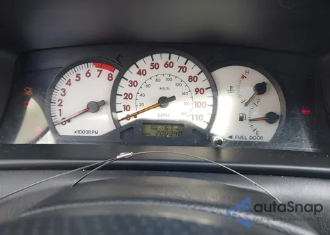 2004 Toyota Corolla S z USA, uszkodzony, nr VIN 1NXBR32E24Z277817